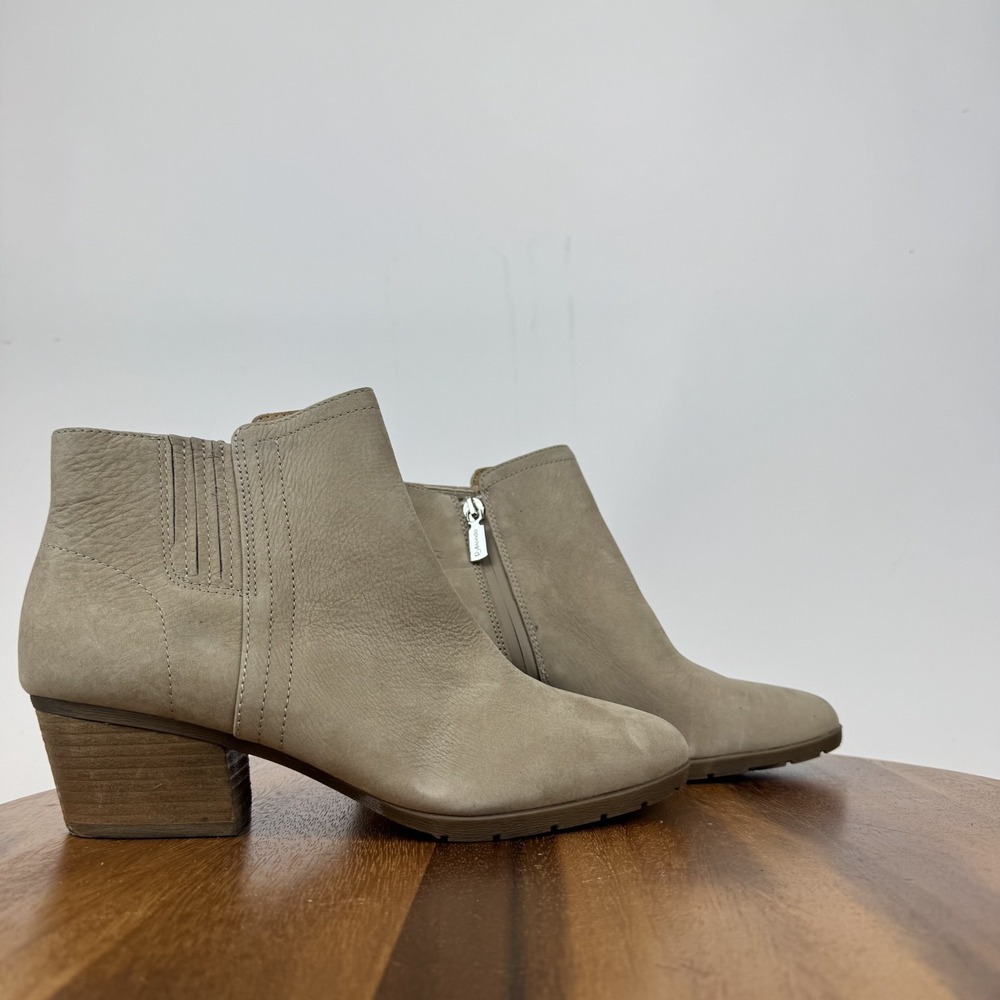 New Womens Blondo Waterproof Valli Taupe Leather Heeled Ankle Boots Size 7.5 M